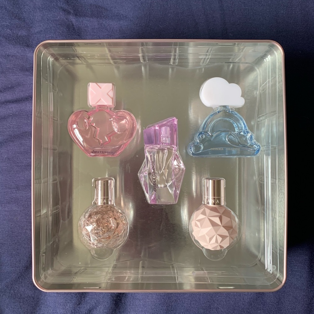 Ariana grande mini perfume collection.